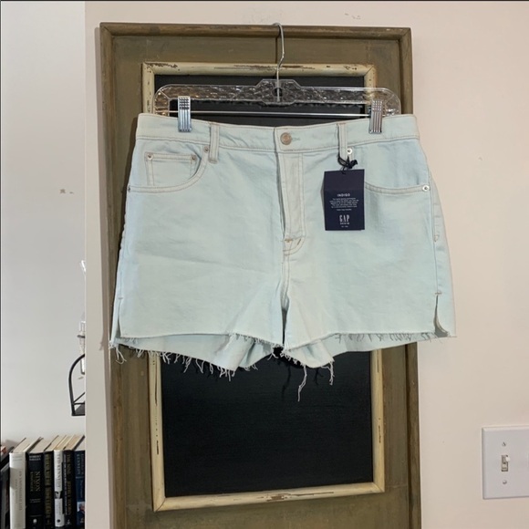 GAP High Rise 3" Denim Shorts - Picture 2 of 8